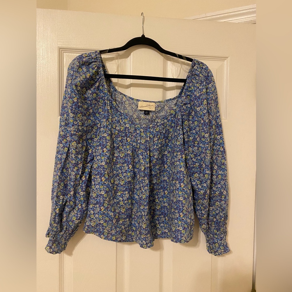 Universal Thread top
